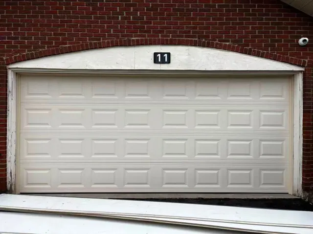 Original white garage door – Garagetex project photo